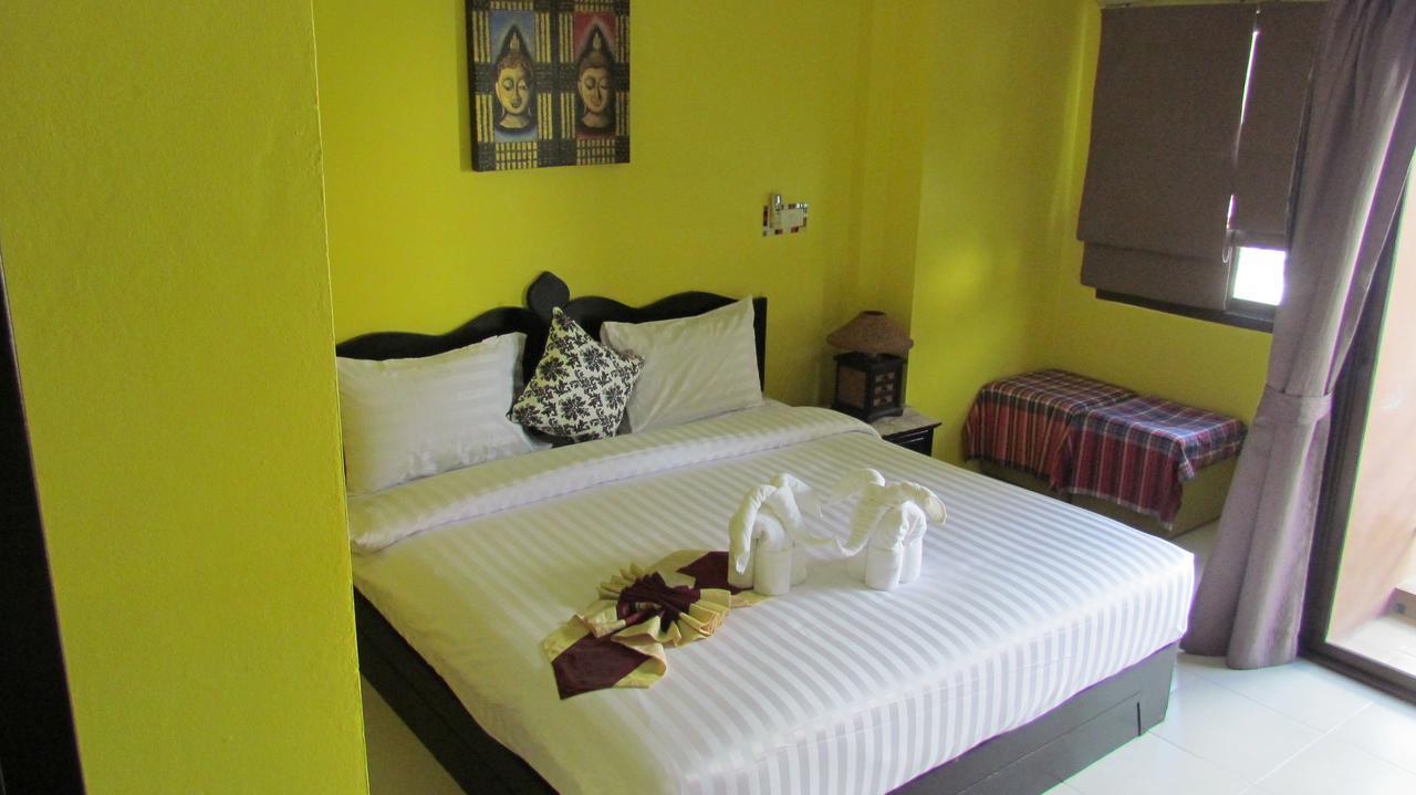 La Piccola Patong Hotel Exterior photo